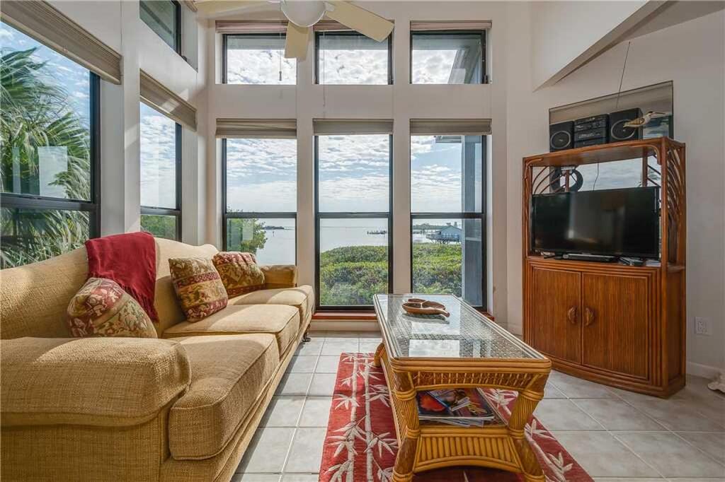 426 - Island Love - thumb 3