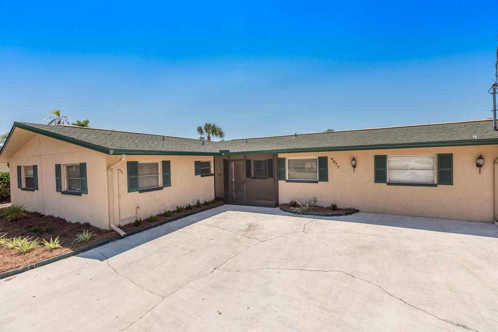 4877 Regal Drive Townhouse - thumb 2