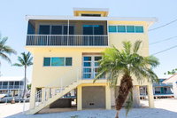5 Seas Retreat 3bed/2.5bath with dockage USA Accommodation