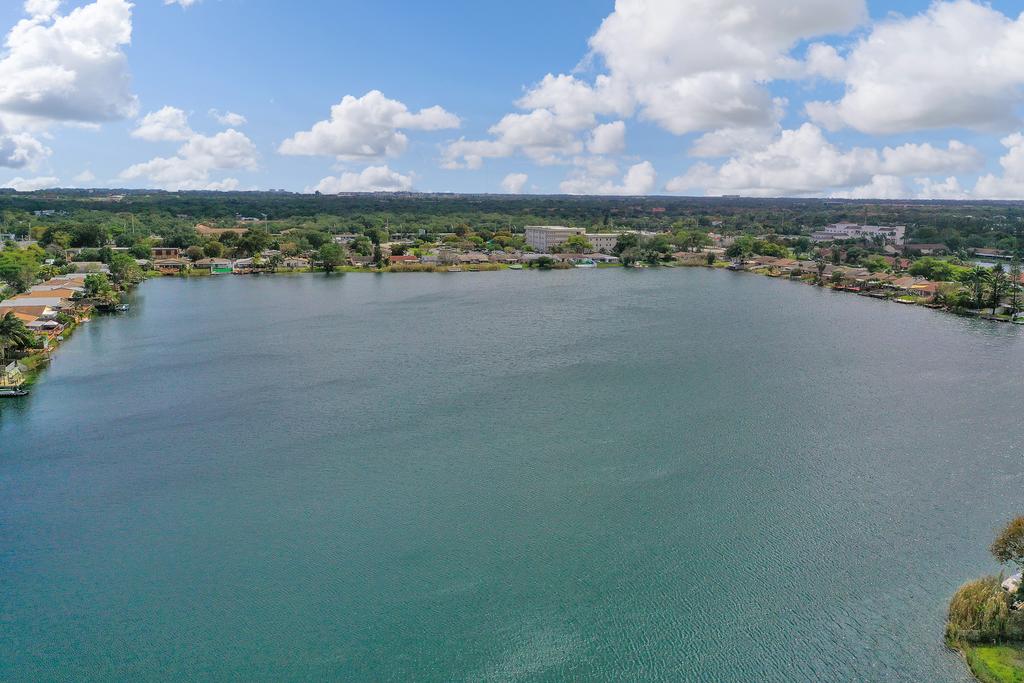 5 Star Pergola & Dine On Sun-Splashed Luxury Deck - thumb 1