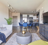 5* Retreat Pool View Condo 3 Beds, Steps to Venice Beach - Tourism Bookings