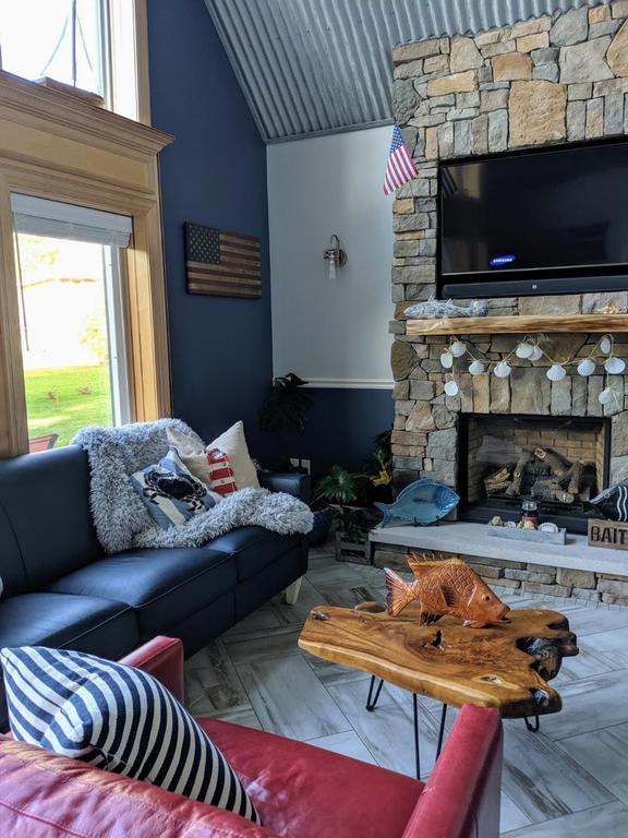 5880 Cardinal Rd. Home - thumb 3