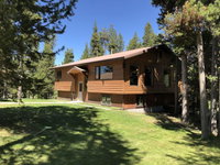 6 miles from Park entrance -Moose Tourism Bookings