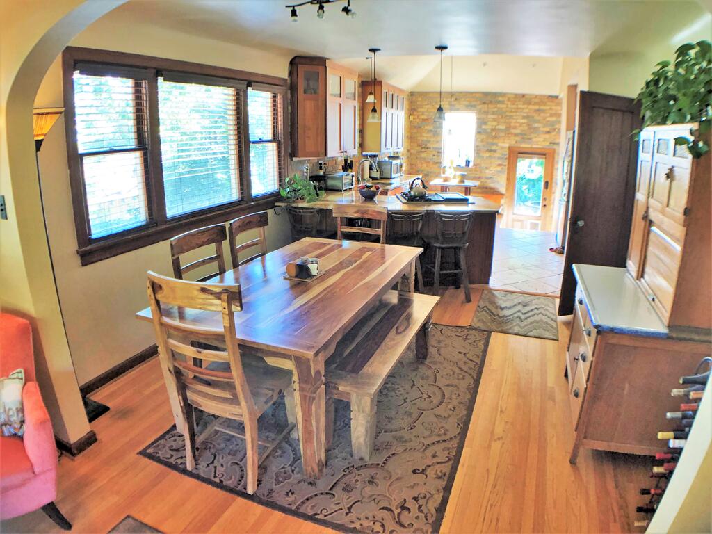 6-Bedroom Tudor In The Downtown Historic District - thumb 3