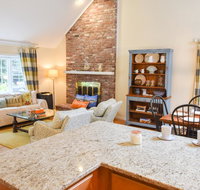 641 Walk to Nantucket Sound from Open Contemporary with Private Patio and Outdoor Shower - Hotels Santiago