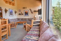 662 condo Tourism Bookings