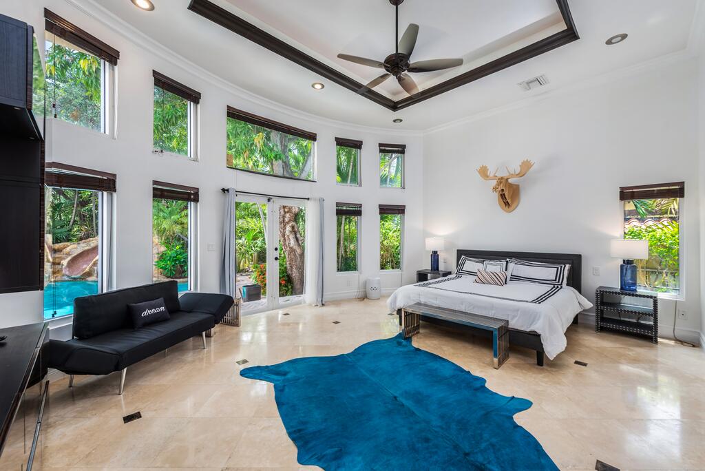 8 Bedroom Villa Fits 20 With Movie Theater, Pool, Basketball - thumb 2