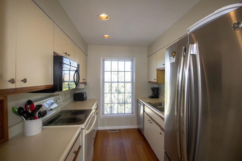 805 Marlin Drive - Five Bedroom House - thumb 3