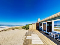 881 N Pacific Street Home Tourism Bookings