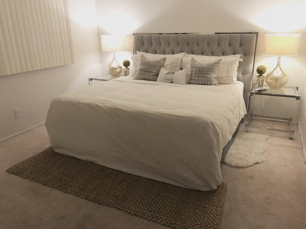 957 West 10th Street - thumb 0