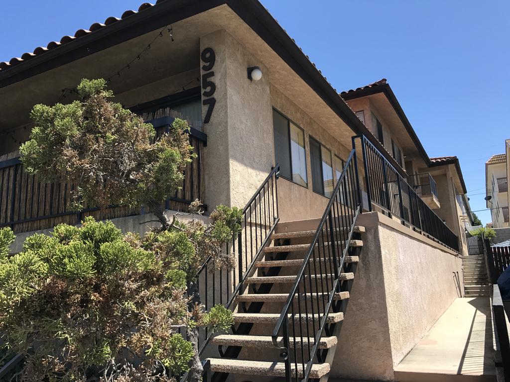 957 West 10th Street - thumb 1