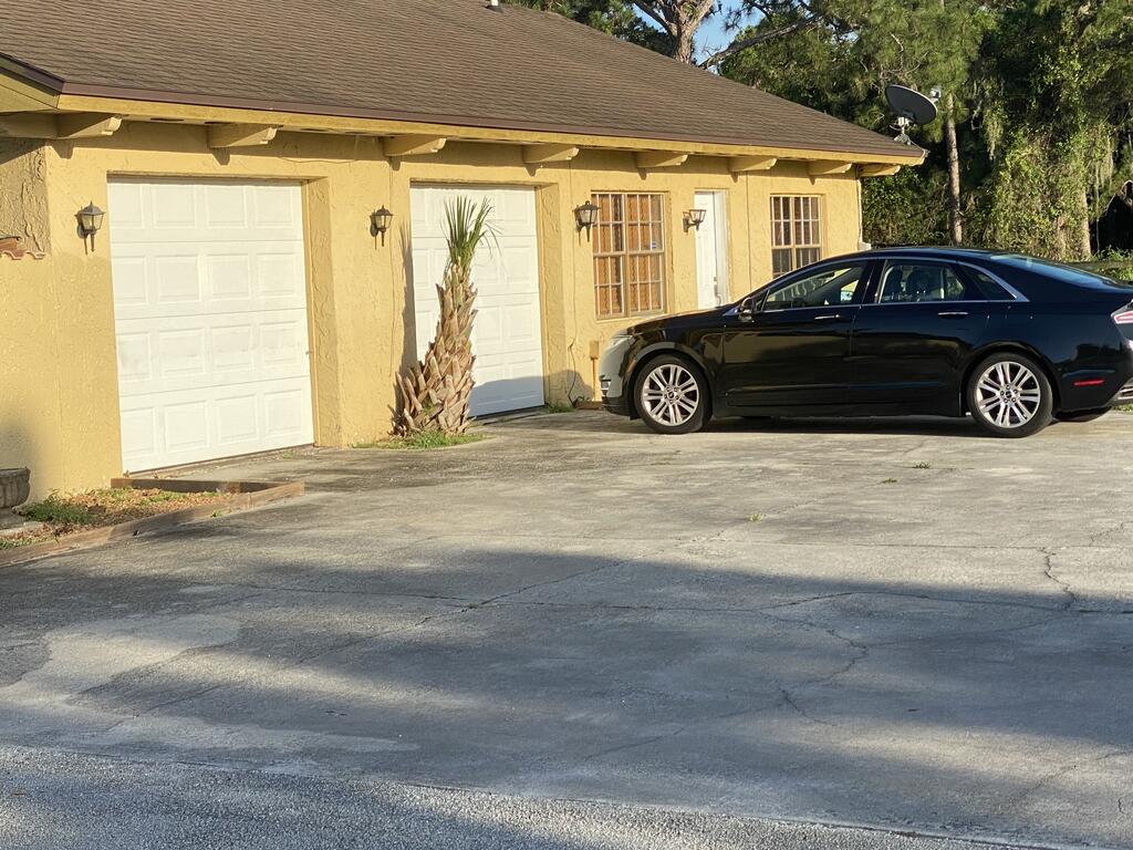 A Ponderosa Large Farm House - thumb 1