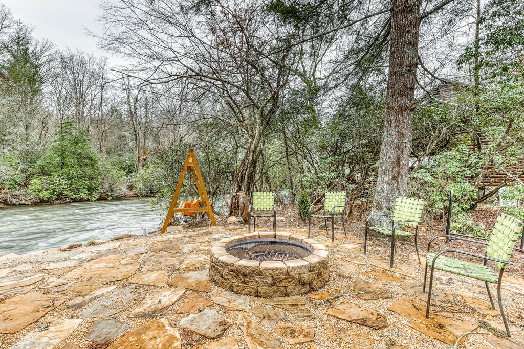 A River Runs Through It - thumb 3