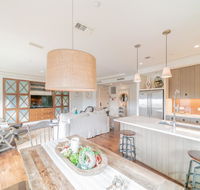 A Thyme For Rosemary Condo - Students Accommodation