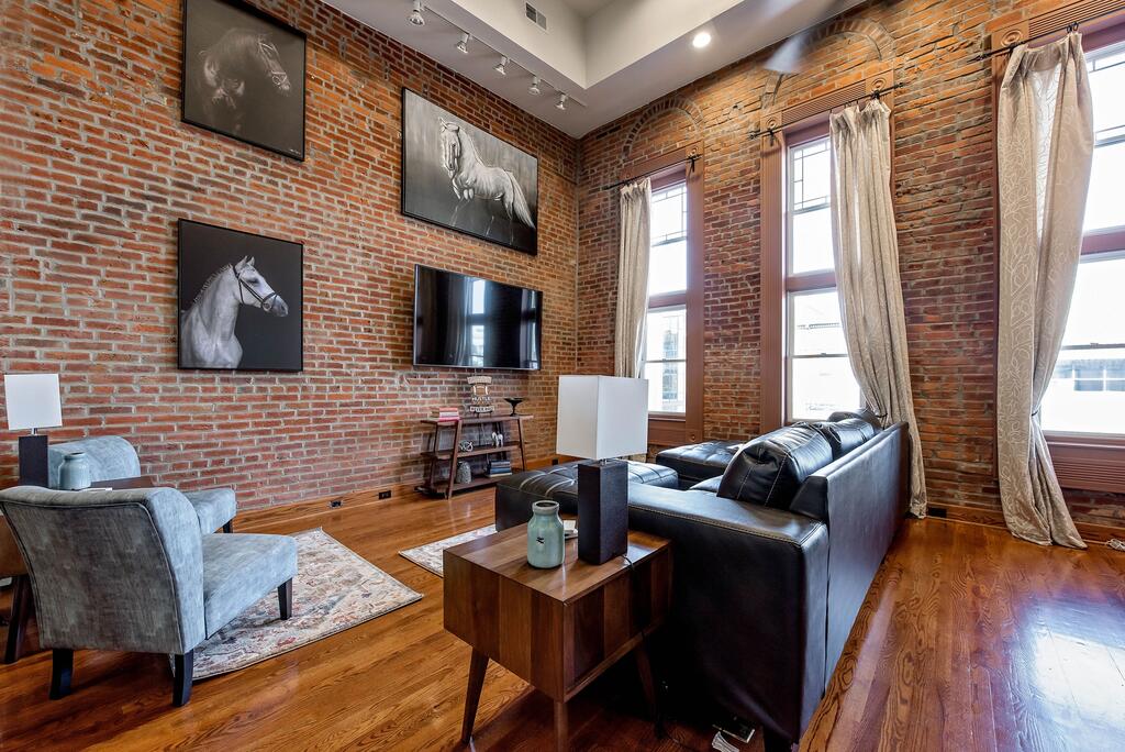 A View Of Broadway - thumb 0