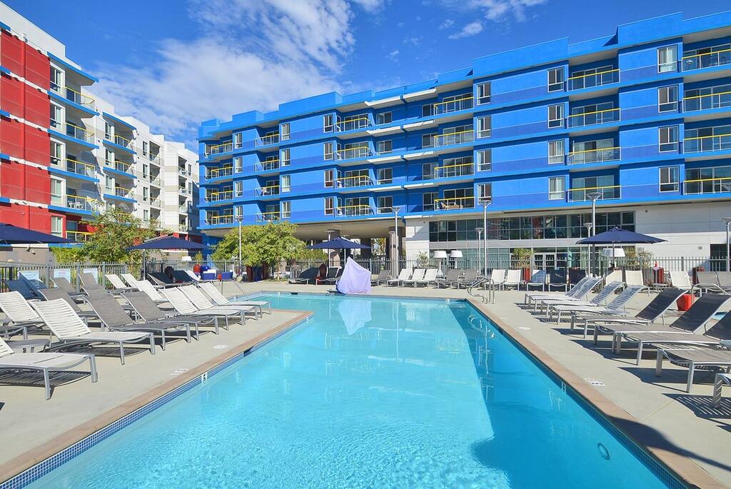 Abode Marina Del Rey 2-Bedroom +Pool/Gym/Spa (11305) - thumb 1