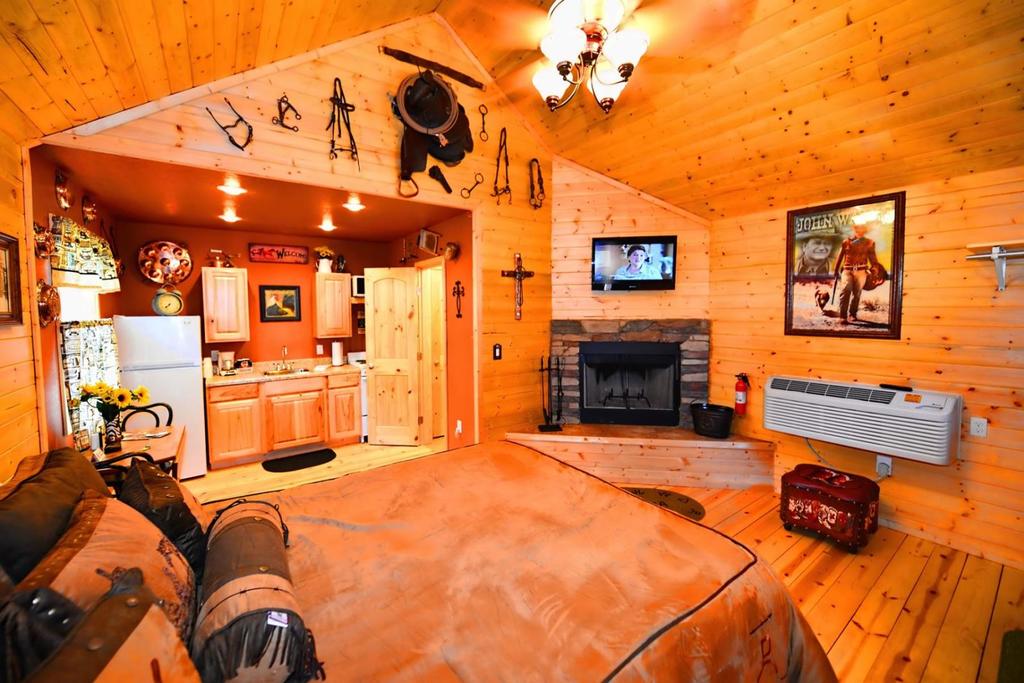 AC - #3 Western Cabin - thumb 1