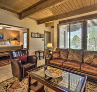 Adobe-Style Abode with Amenities - Walk to Plaza! - Students Accommodation