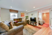 Aesthetically Elegant Downstairs Unit in Oakland apts Tourism Bookings