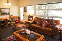 Affordable 1 Bedroom East Vail Condo 2A. Hot Tub and Free Shuttle. Tourism Bookings