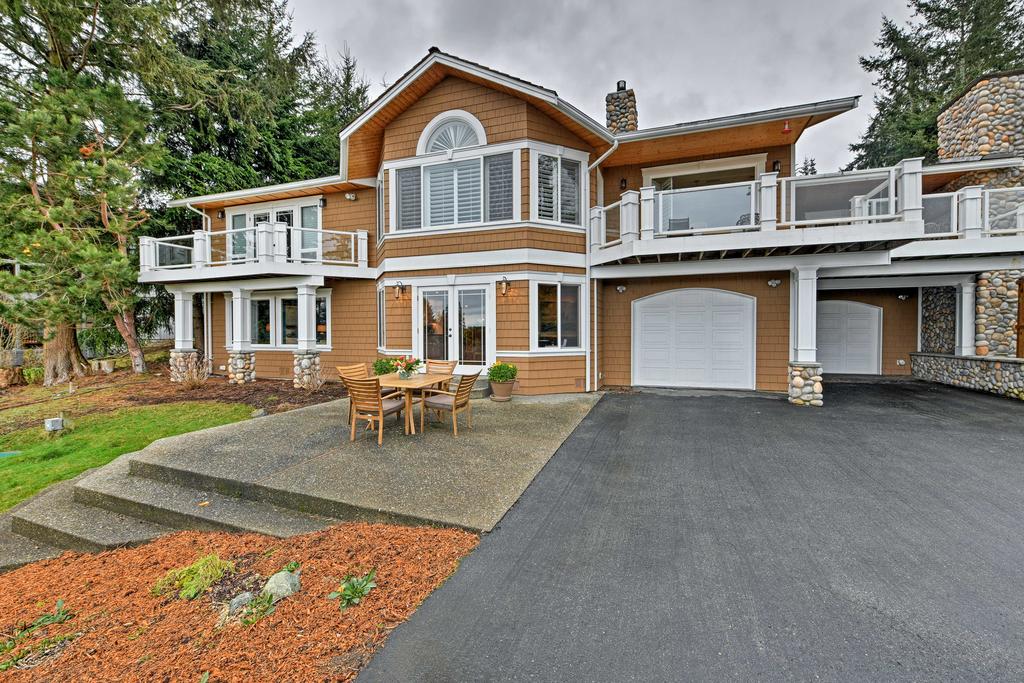 Airy Home Near Anacortes With Game Room & Ocean View! - thumb 2