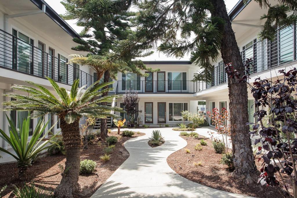 Airy Quiet Art & Design Oasis Mins To LAX & Beaches//Artbnb - thumb 2