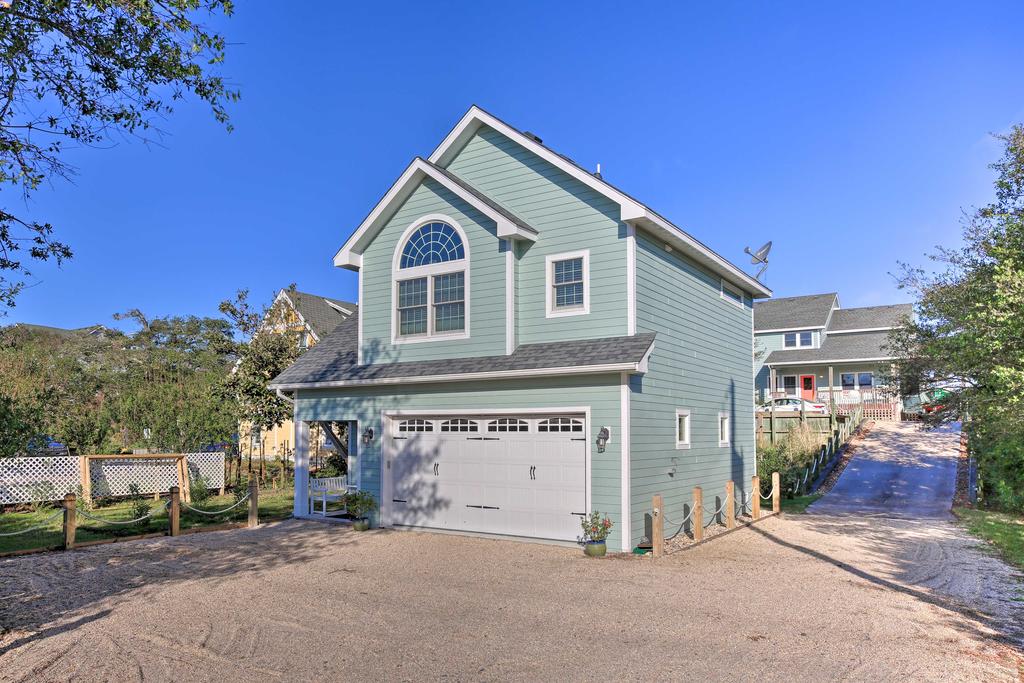 Airy Seaside Cottage With Pier, 3 Mi To Beach! - thumb 2