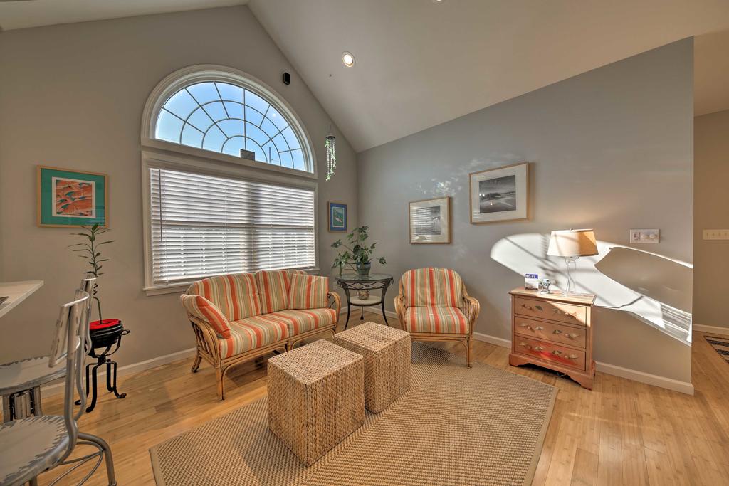 Airy Seaside Cottage With Pier, 3 Mi To Beach! - thumb 3