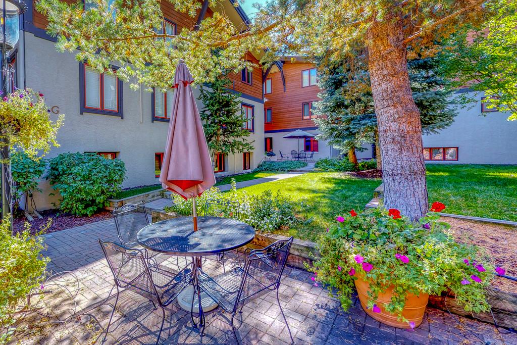 All Seasons At Golden Peak - thumb 3