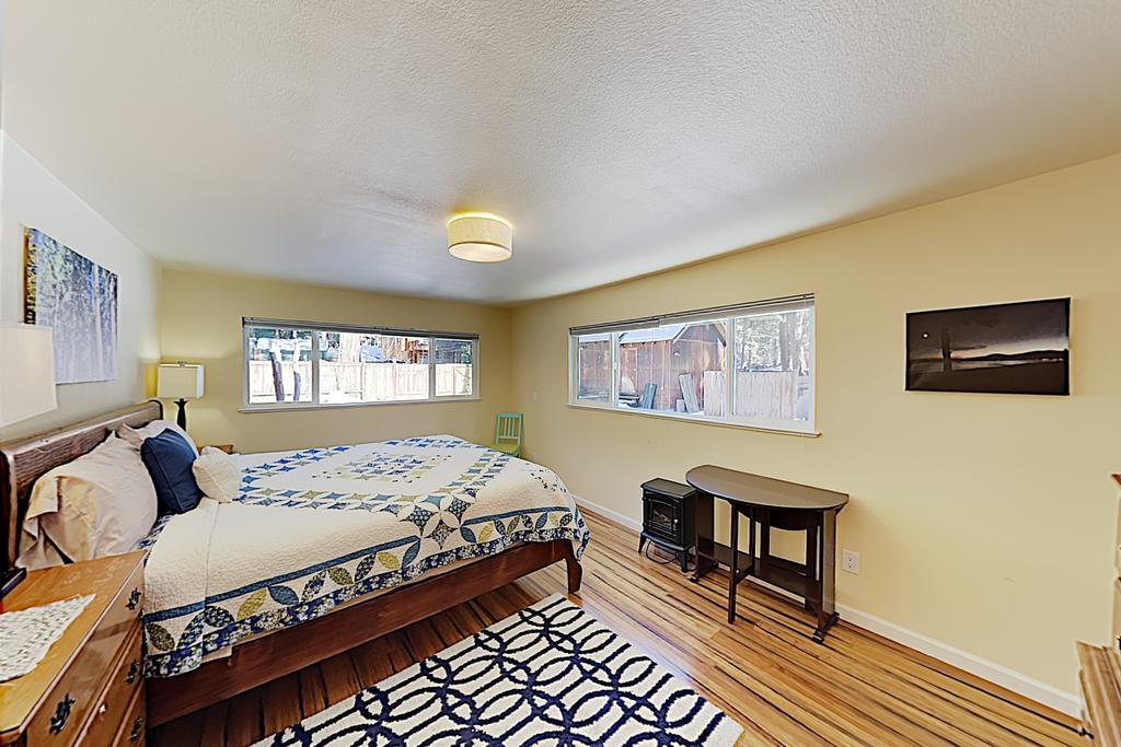 All-Season Getaway - Serene Backyard W/ Hot Tub! Home - thumb 2