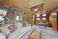 All-Season Getaway Near Lake Ski Resorts Village home Tourism Bookings