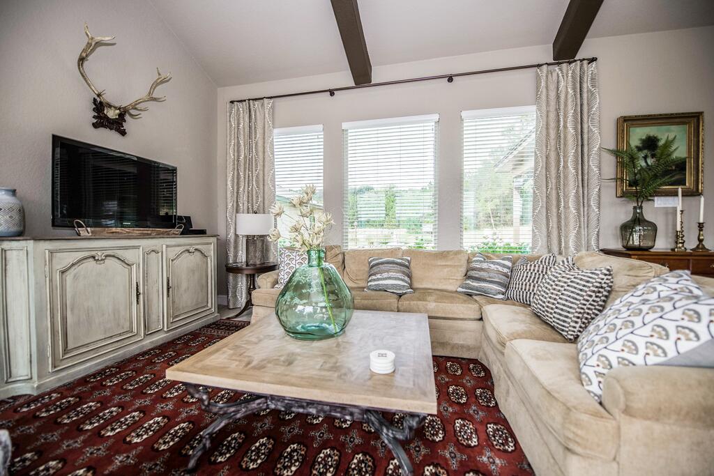 All-Suite Century Oak House - Walk To Hidden Falls Home - thumb 1