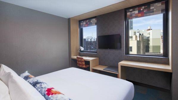 Aloft Long Island City-Manhattan View - thumb 3