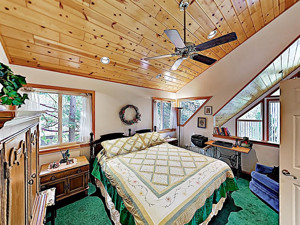 Alpine Getaway: Hot Tub, Game Room, Beach Access Home - thumb 1