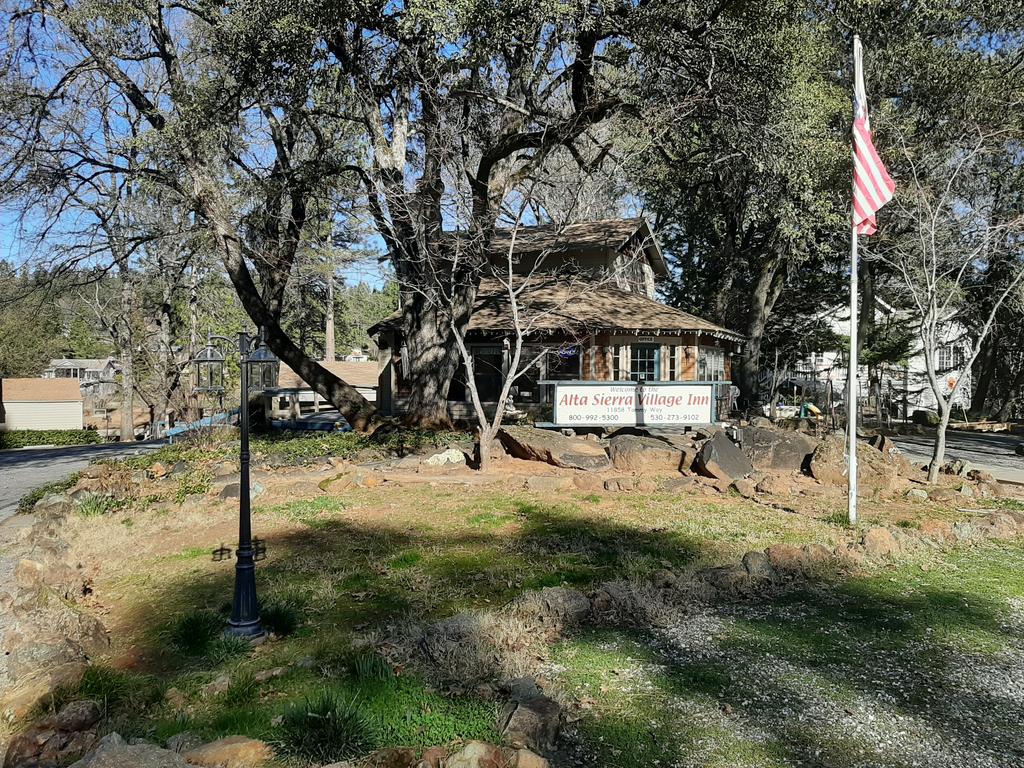 Alta Sierra Village Inn - thumb 0