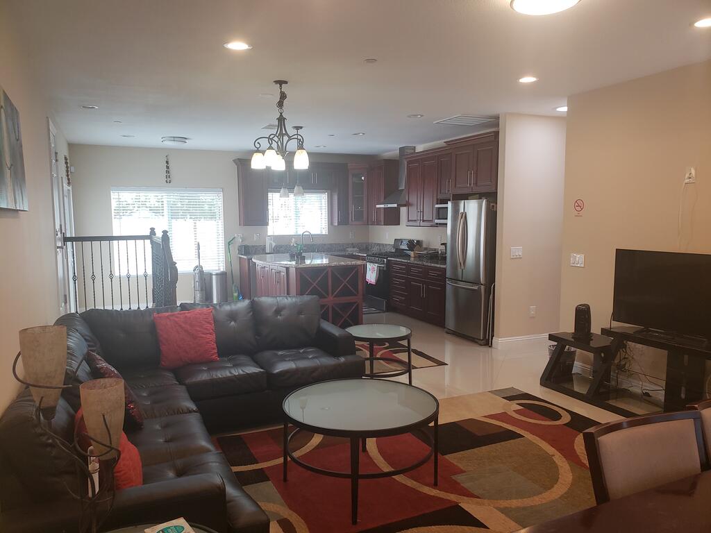 Amazing Getaway 5 Bed 3 Bath SDL A1 - thumb 0