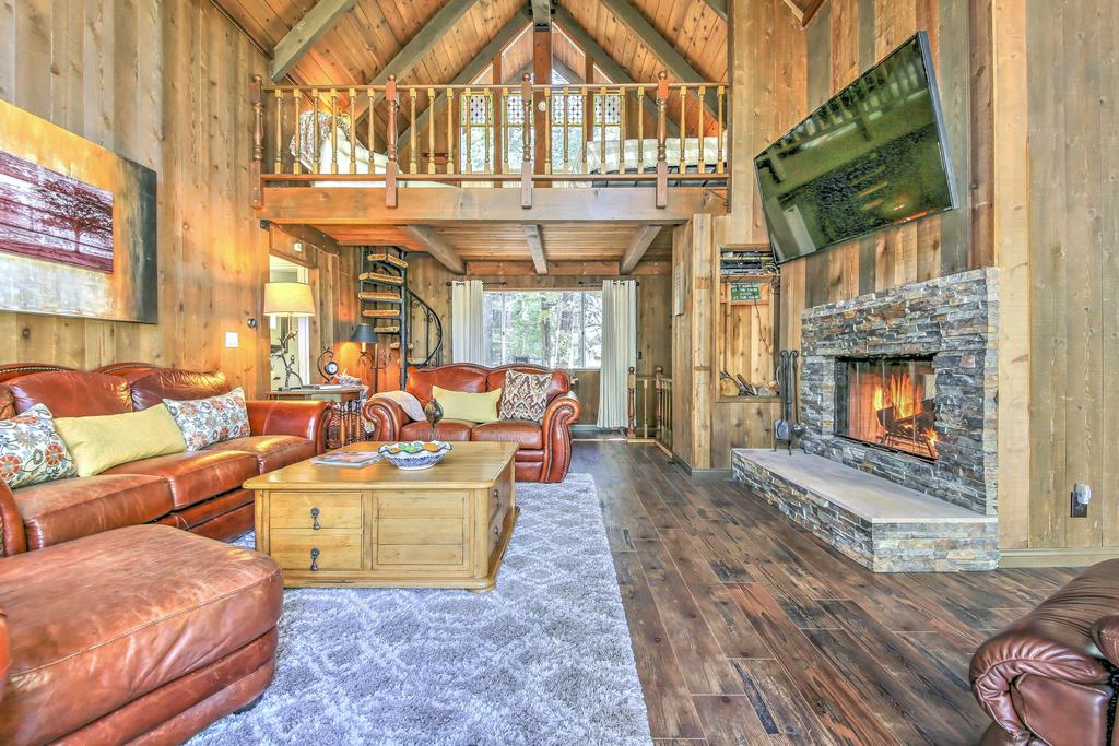 Amazing Lake Arrowhead Home Surrounded By Nature! - thumb 3