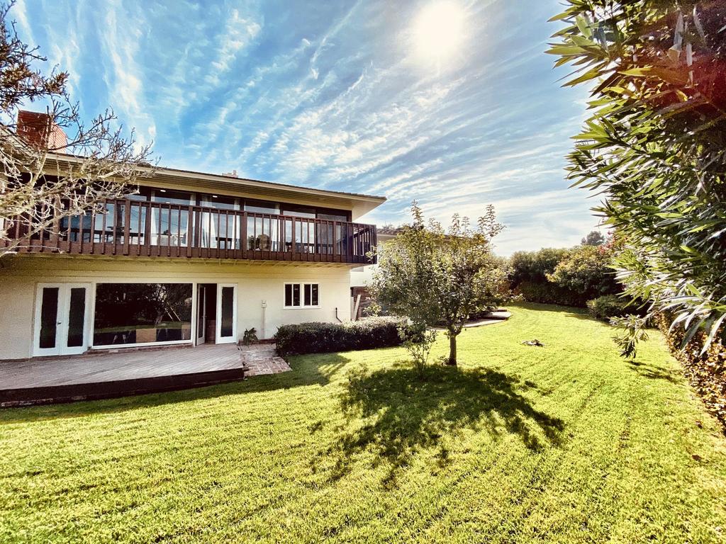 Amazing Location Blocks From Lunada Bay - 4 BR 3 BA. Sleeps 8-10. - thumb 0