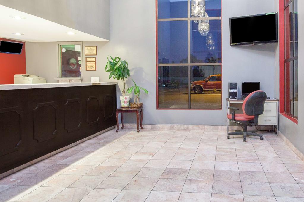 America's Best Value Inn & Suites Bakersfield Central - thumb 2