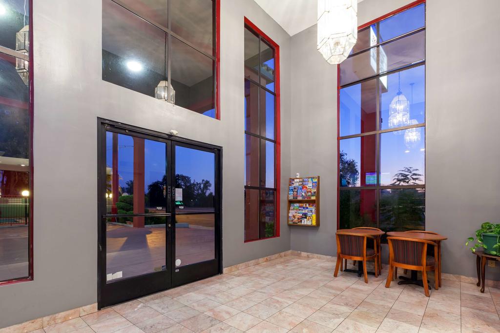 America's Best Value Inn & Suites Bakersfield Central - thumb 3