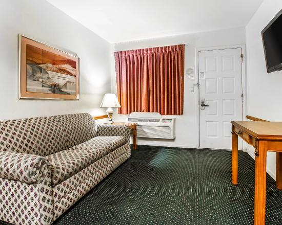 American Inn & Suites Mesa - thumb 3