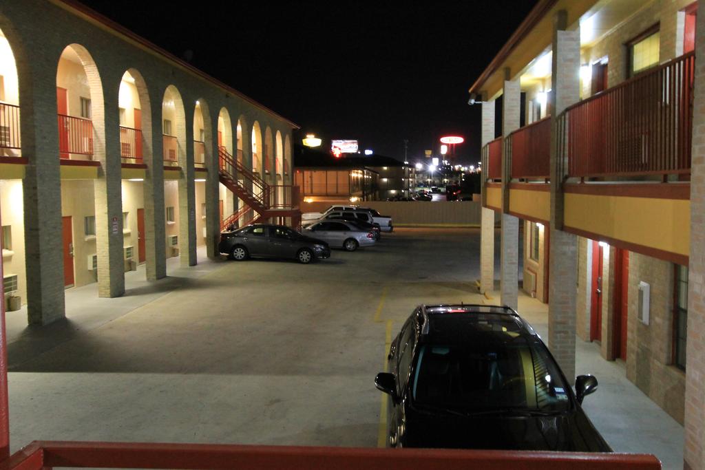 Americas Best Value Inn San Antonio/Lackland AFB - thumb 0