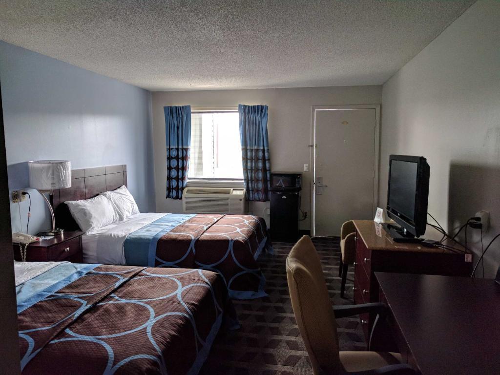 Americas's Best Value Inn - thumb 0
