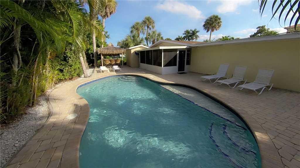 AMI Beach Fun - thumb 1