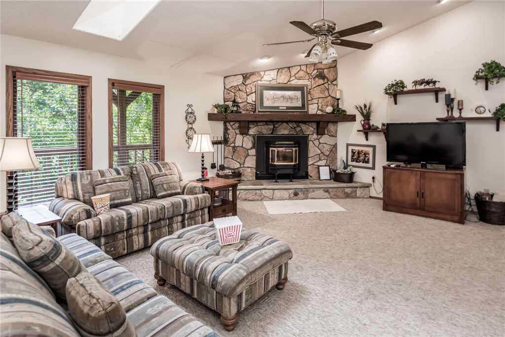 Amy's Little Ponderosa, 3 Bedrooms, WiFi, Decks, Sleeps 6 - thumb 1