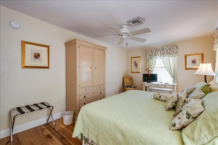 Anchor Inn - Unit 4 Apts - thumb 1