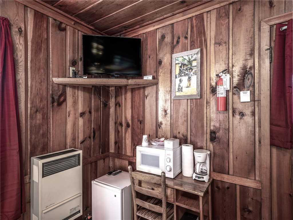Apache Village 3, Queen Bed, Midtown, Sleeps 2 - thumb 1