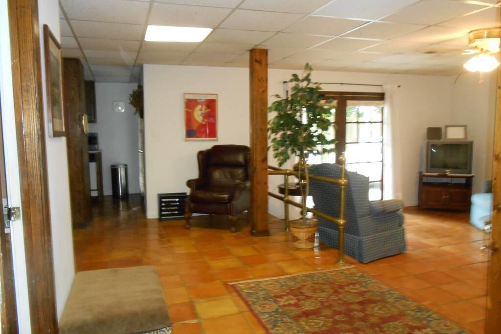 APARTMENT ON HISTORICAL AVENUE - thumb 1