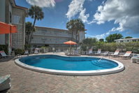 Apartment with Pool 1-Block Walk to Deerfield Beach Tourism Bookings