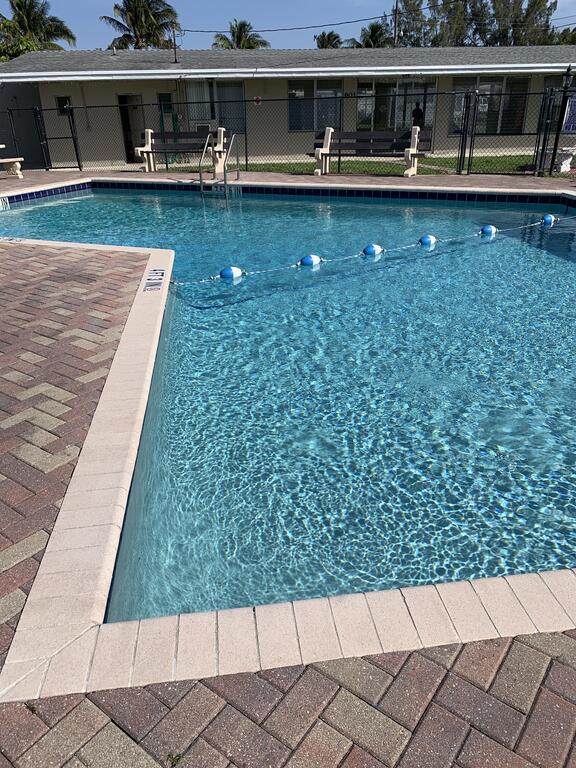 Armanis Garden Suite - thumb 1